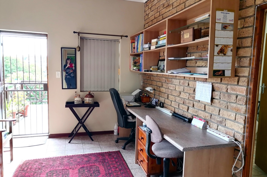 5 Bedroom Property for Sale in Stilbaai Wes Western Cape